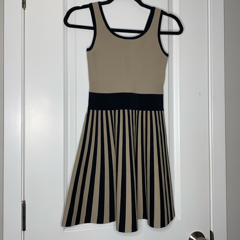 Guess Los Angeles Two Tone Fit And Flare Mini Skater Dress Size Small